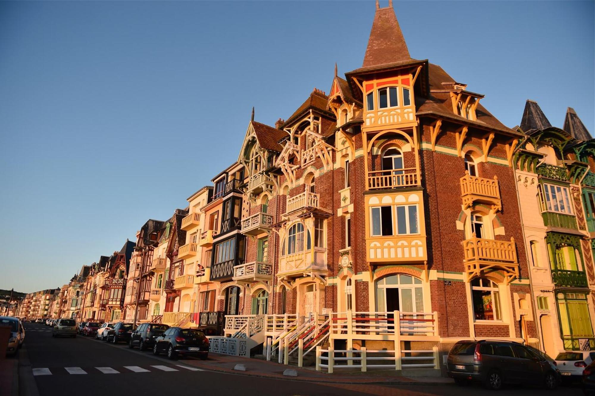 Idealement Situe "Le Studio" Les Locations Isahora Sont Aussi A 2 Pas Du Chateau D'Eu, Des Falaises Du Treport, De Mers Les Bains Et Aux Portes De La Baie De Somme Eu (Seine-Maritime) Eksteriør billede